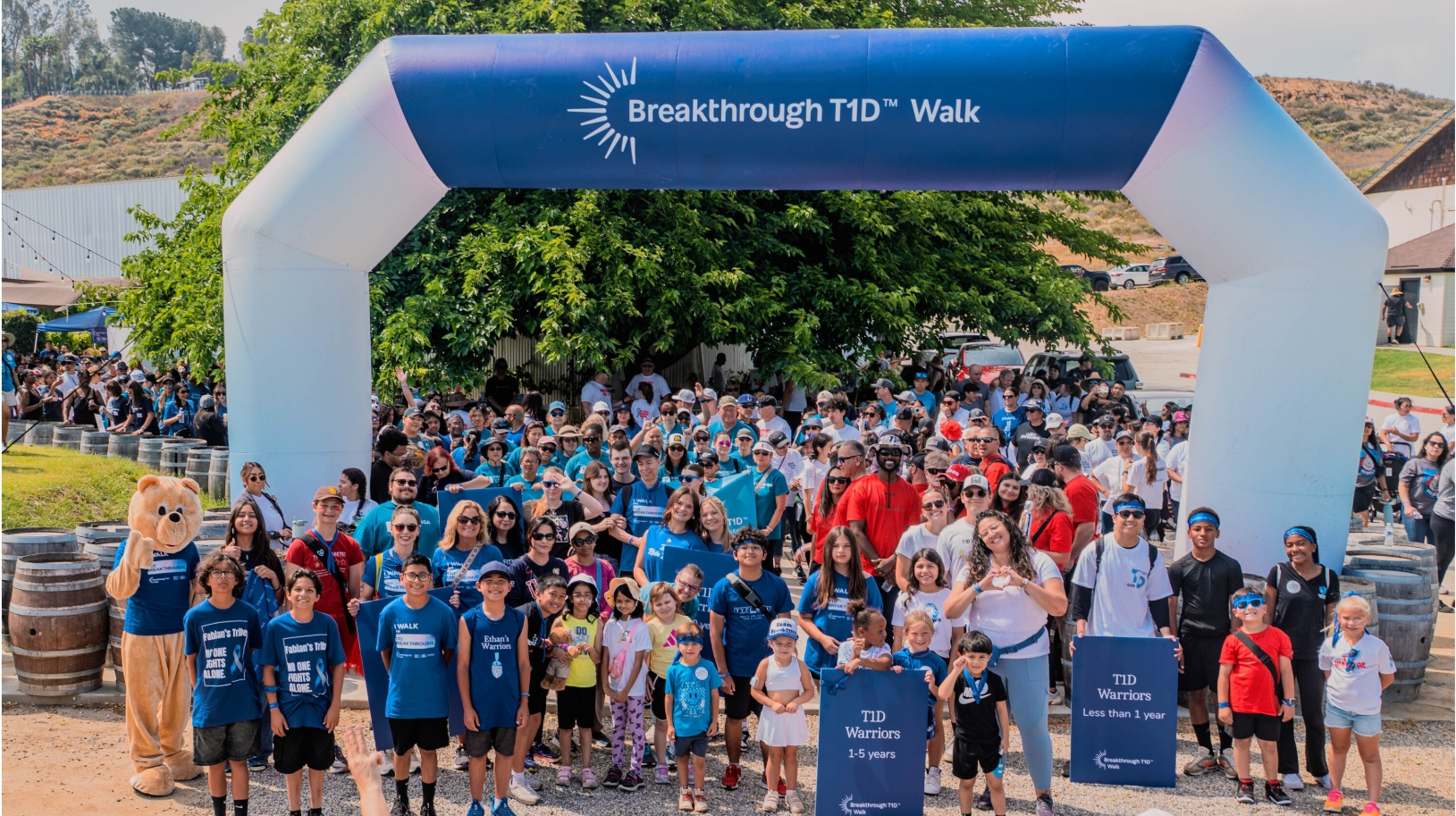 Arch – FULL ARCH- Parade shot_ 2025_11483_tashombeearl.shootproof.com