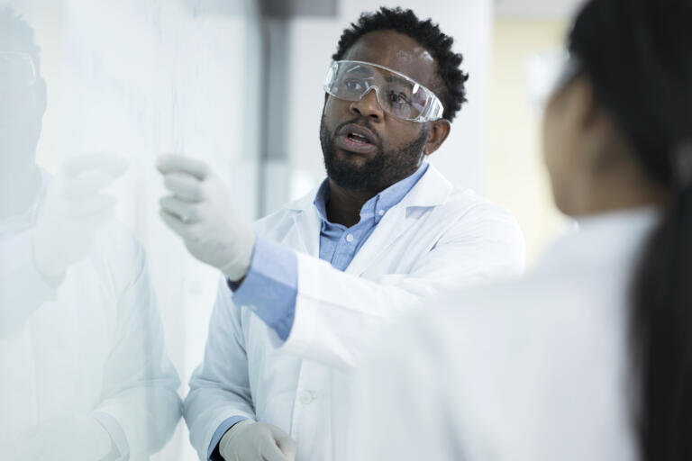 Type 1 diabetes researchers in a lab