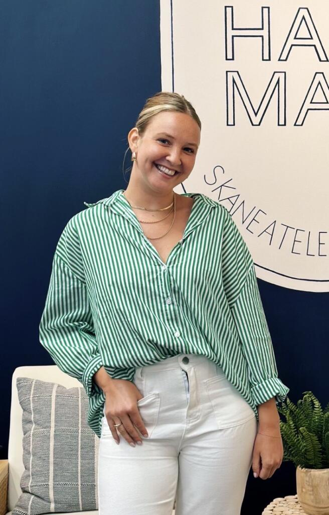 Elizabeth, a young adult living with type 1 diabetes